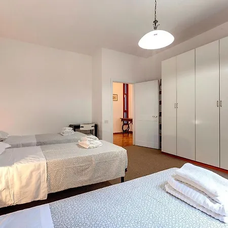 Malenchini 6 Apartment